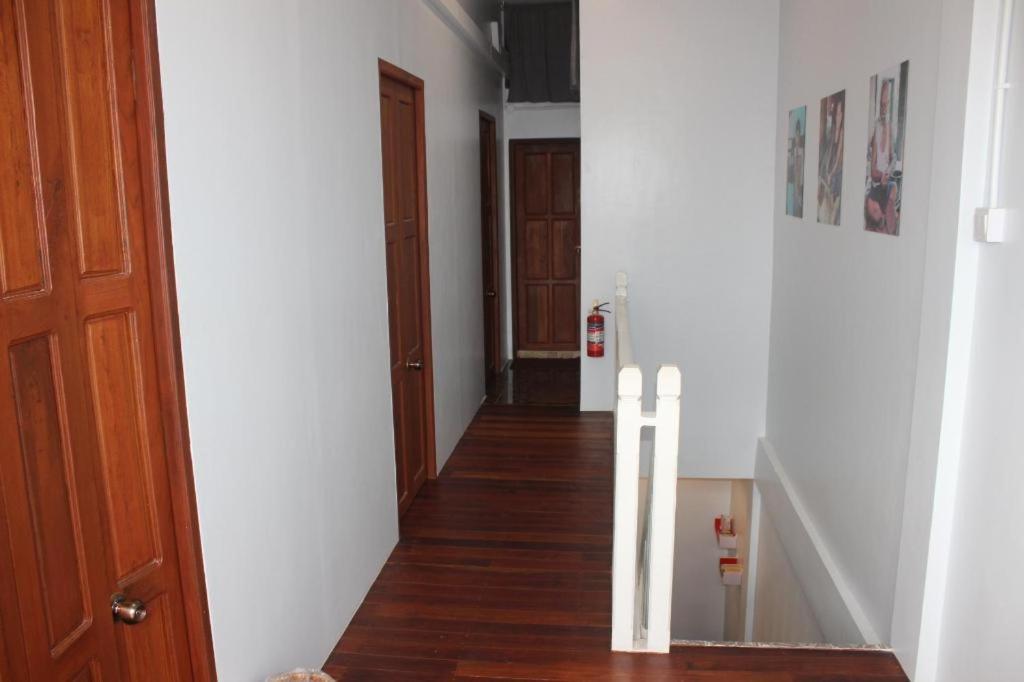 The Old Moulmein Hostel Extérieur photo