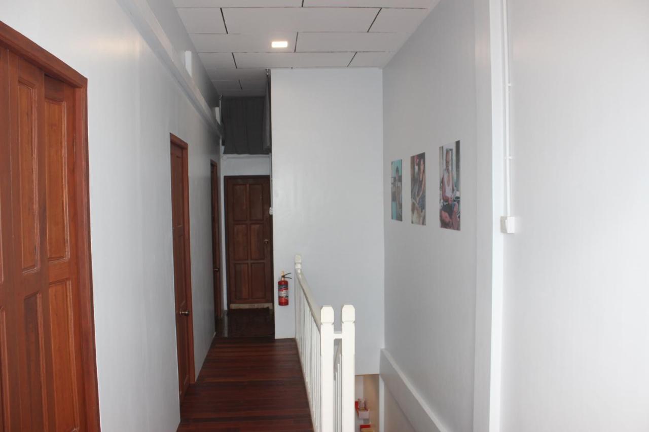 The Old Moulmein Hostel Extérieur photo